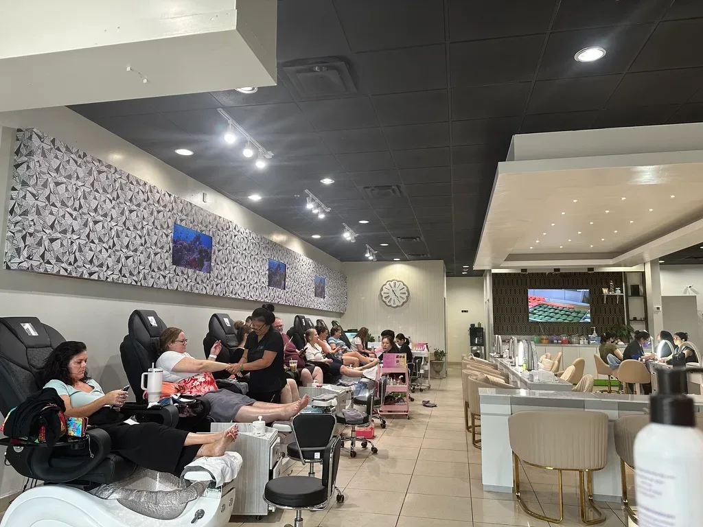 HERBAL NAIL BAR - Non Toxic Nail Salon — Nail salon in Peoria